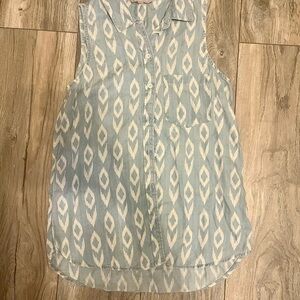 Banana Republic Light Blue and White Sleeveless Ikat Button-Up Top